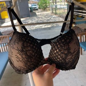 Victoria’s Secret bombshell bra size 34B